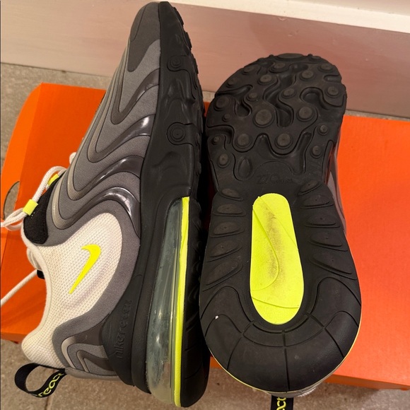 Nike Mens Air max 270 react Black and Lime Sneakers. Size 12.5 - Picture 8 of 9